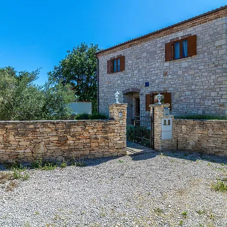 4 Bedroom Cozy In * Cabrunici