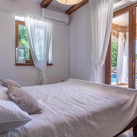 4 Bedroom Cozy In * Cabrunici