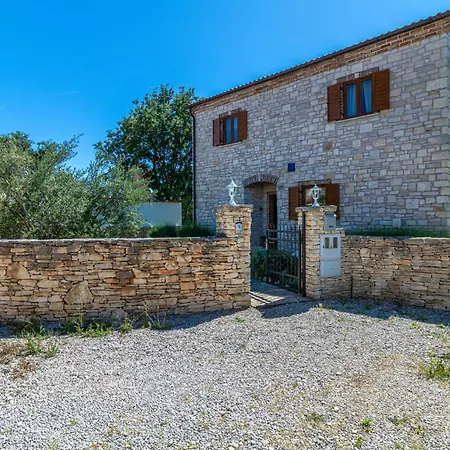 4 Bedroom Cozy In * Cabrunici