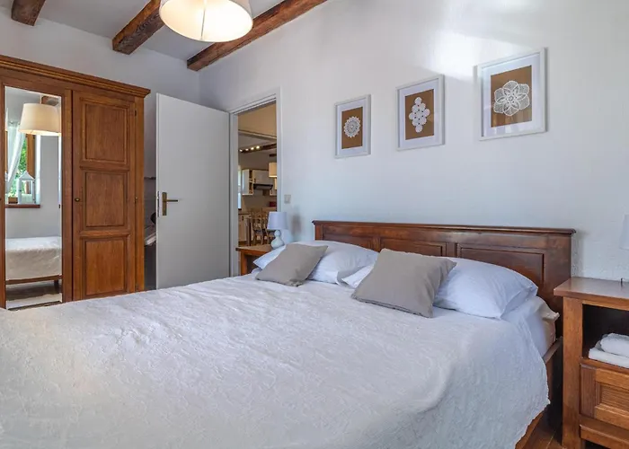 4 Bedroom Cozy In 度假居