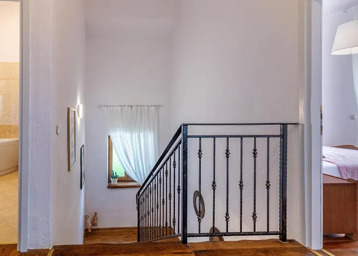 度假居 4 Bedroom Cozy In *