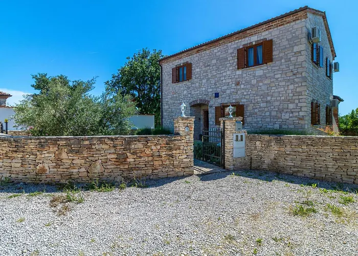 4 Bedroom Cozy In * Cabrunici